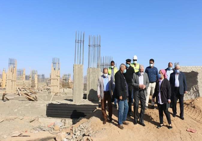 102157 محافظ جنوب سيناء يتابع تنفيذ المشروعات بشرم الشيخ (4)1697365925