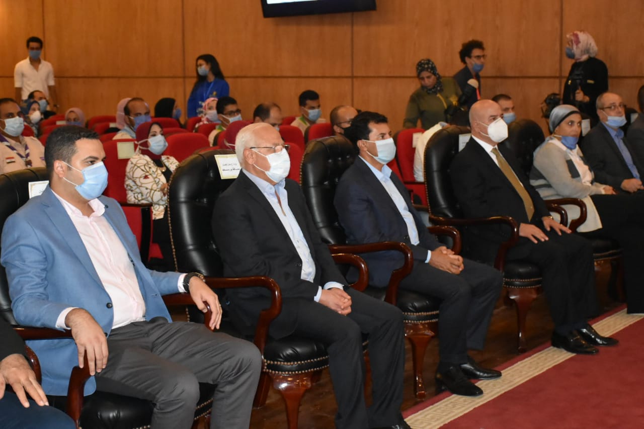108005 وزير الشباب ومحافظ بورسعيد في لقاء حواري مفتوح مع شباب المحافظة (4)1697316724