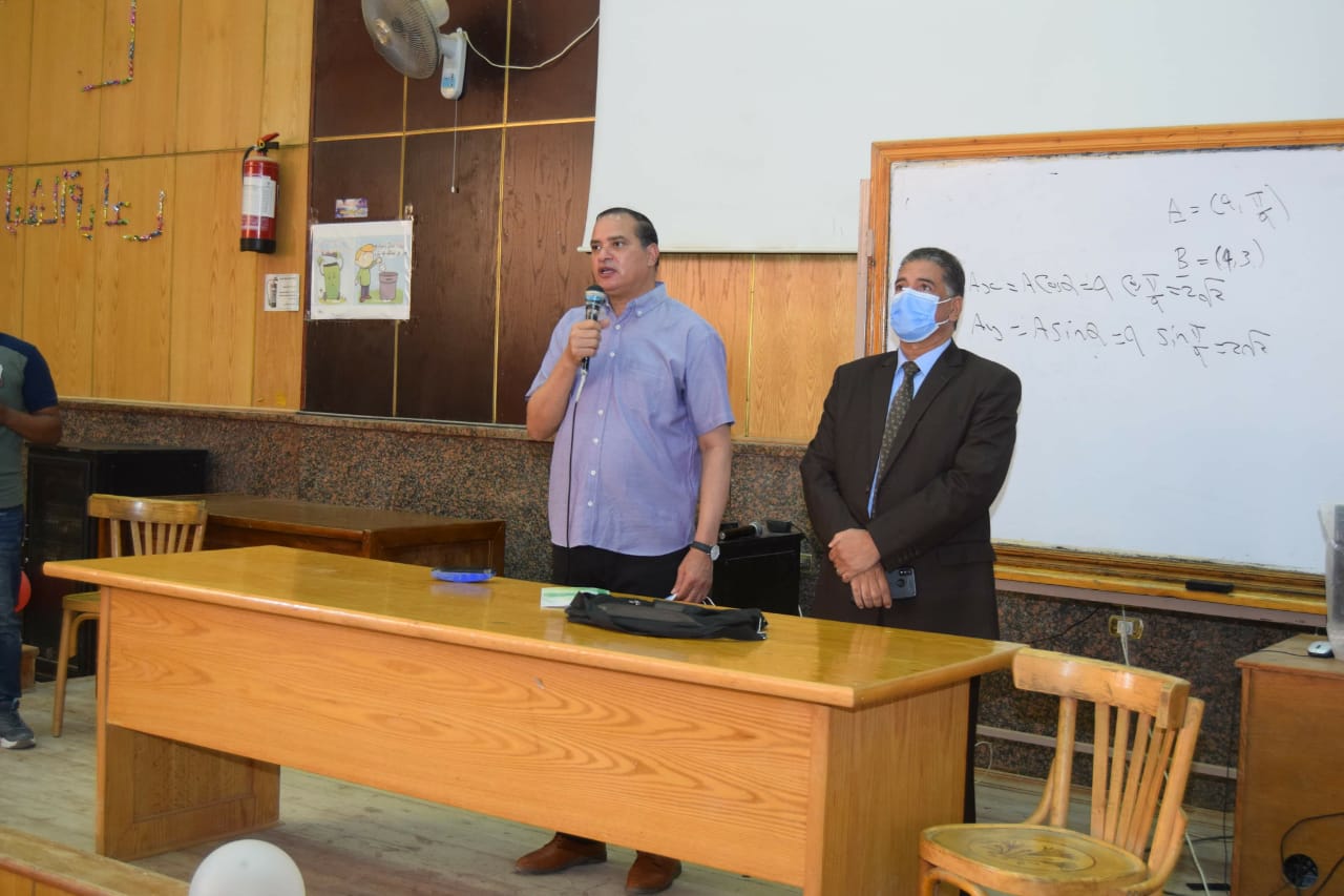 112535 رئيس جامعة سوهاج يتفقد الجامعة (1)1698681543