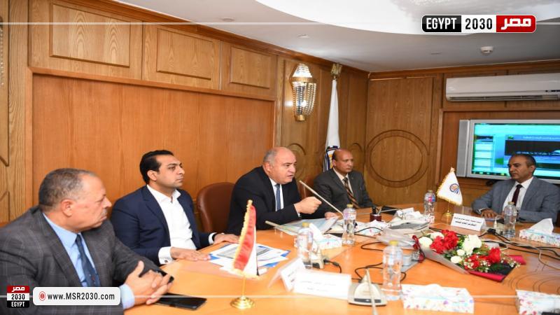 نائب محافظ قنا: إصدار التراخيص للمشروعات الصغيرة هدفه الإندماج في الاقتصاد الرسمي للدولة 1 120059 W1696865943