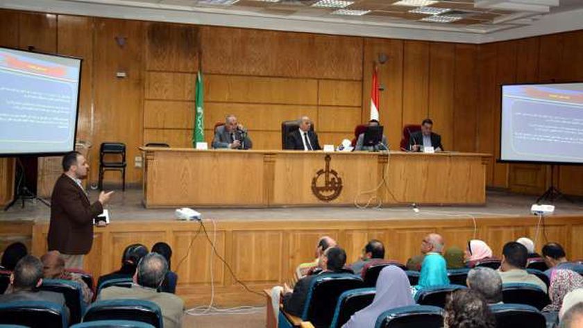 محافظ القليوبية:الدولة بكافة أجهزتها تسعى للحفاظ على استقرار وتوافر السلع للمواطنين 1 126020950715148001801698134583