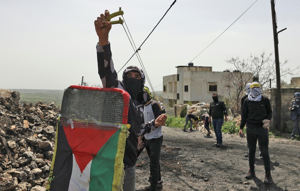 الخارجية الفلسطينية تُحذر من استغلال الاحتلال الإسرائيلي عدوانه على قطاع غزة لتنفيذ مُخططه التوسعي بالضفة الغربية 1 1649351941blobid01698056343