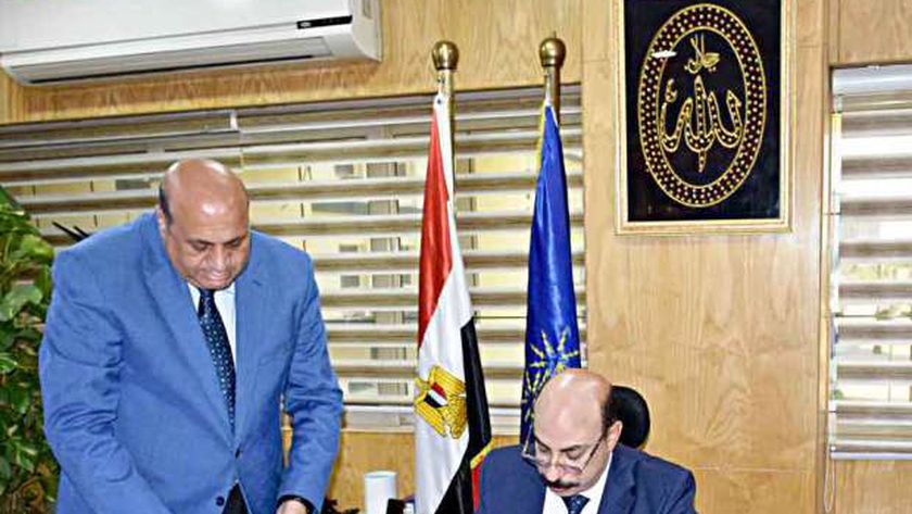 محافظ أسوان يوجه مسئولي التموين بمتابعة تنفيذ مبادرة "تخفيض أسعار السلع الأساسية" 1 189019319915805498801697402583
