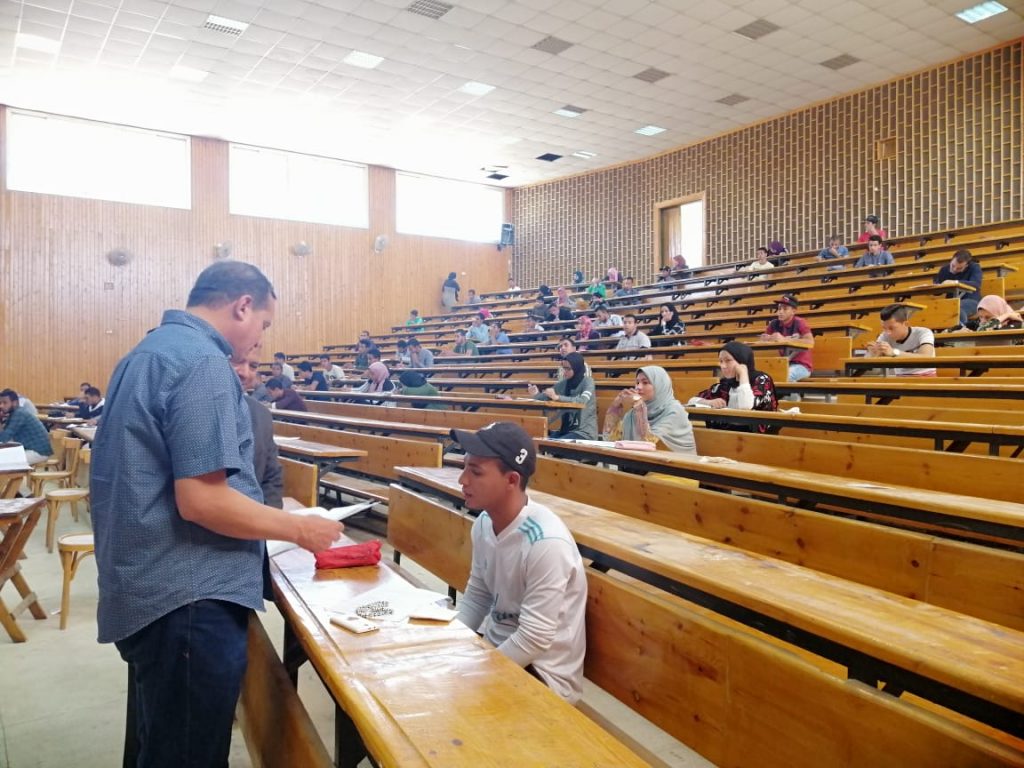 رئيس جامعة سوهاج: نحرص على تنفيذ استراتيجية الدولة بدعم الفنون الحرفية 1 2019 636931906991337201 1331696954983