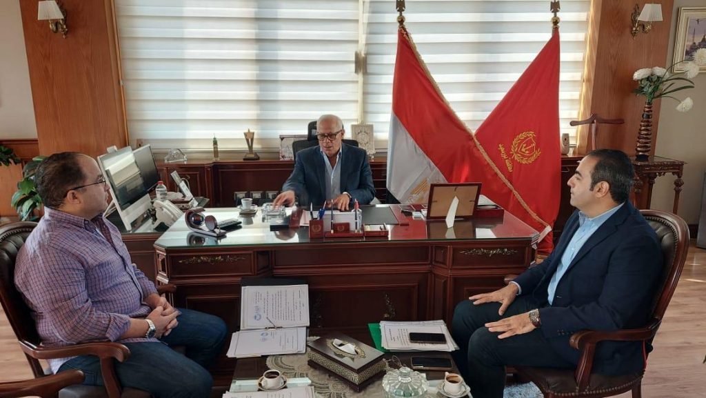 محافظ بورسعيد يؤكد أهمية التعاون مع شركة النصر للملاحات بما يسهم في فتح آفاق جديدة للانتاج والتصدير 1 2022 10 30 12 19 41 9821698609723