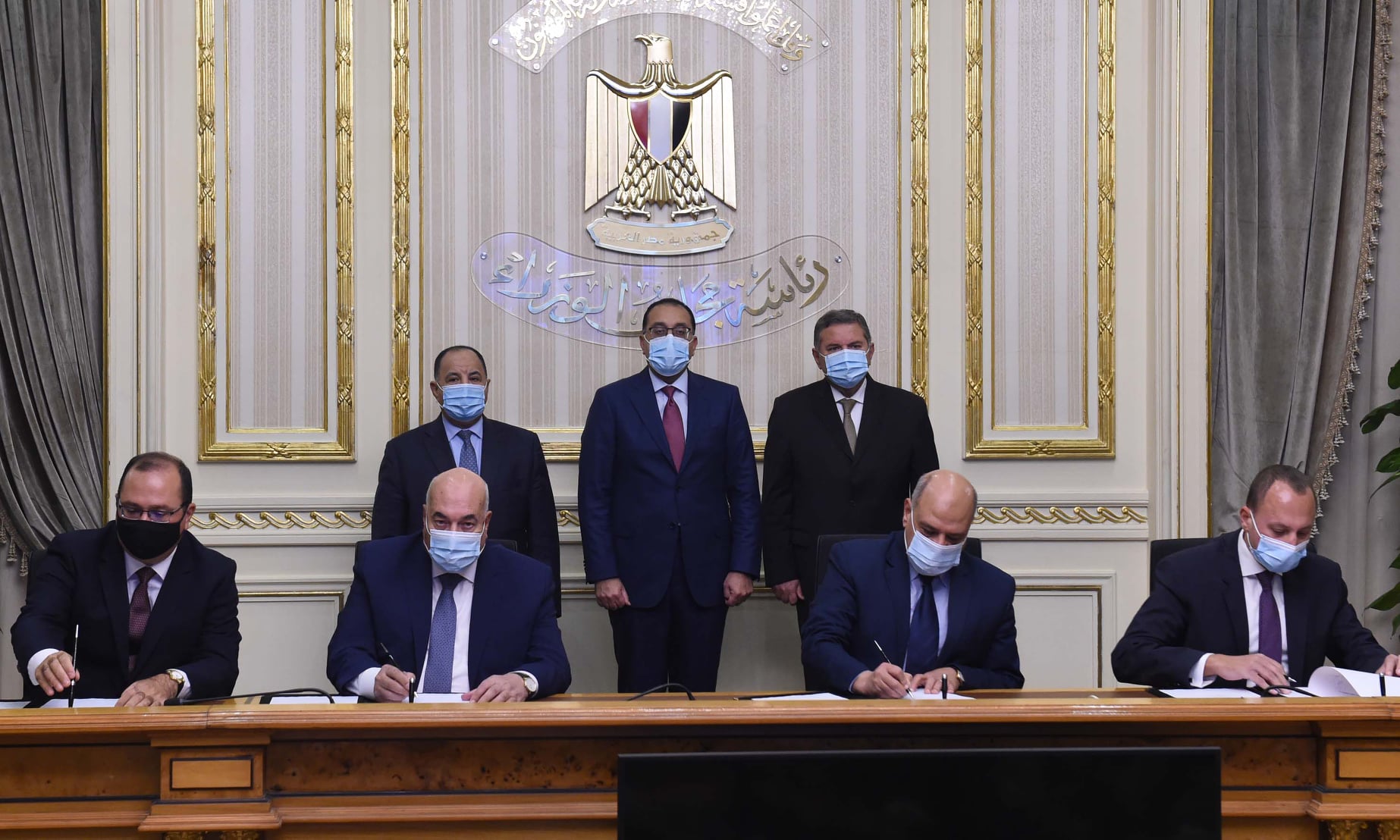 مدبولي يؤكد أهمية قيام المؤسسات المالية الدولية بمساعدة البلدان النامية في مواجهة تداعيات الأزمات العالمية 1 267716415 296107442559683 2645156931715254106 n1698331682