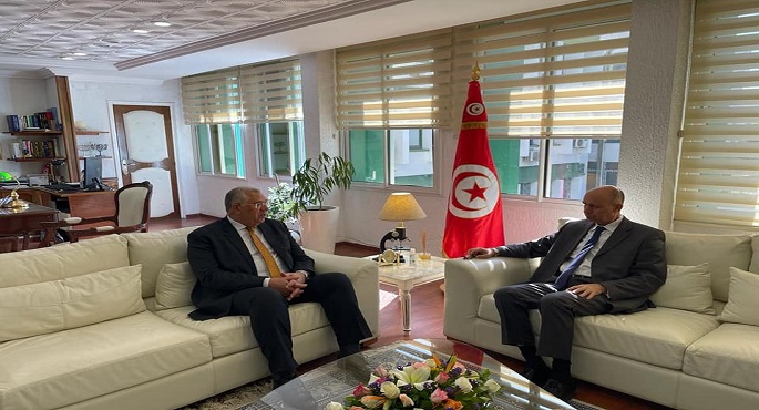 وزير الزراعة يبحث مع وزير الفلاحة التونسي تعزيز التعاون في التبادل التجاري وإنتاج التقاوي 1 279854039 402698148567278 5079141563904214249 n1698655863