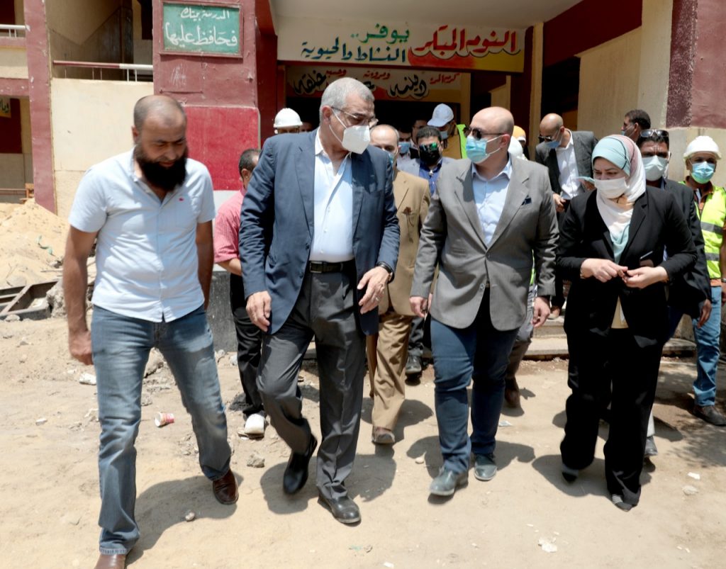 محافظ بني سويف يبحث إنشاء مركز للحرف اليدوية والتراثية بقرى الهرم والنور 1 315666 محافظ بنى سويف يتابع أعمال إنشاء المدارس1696430643