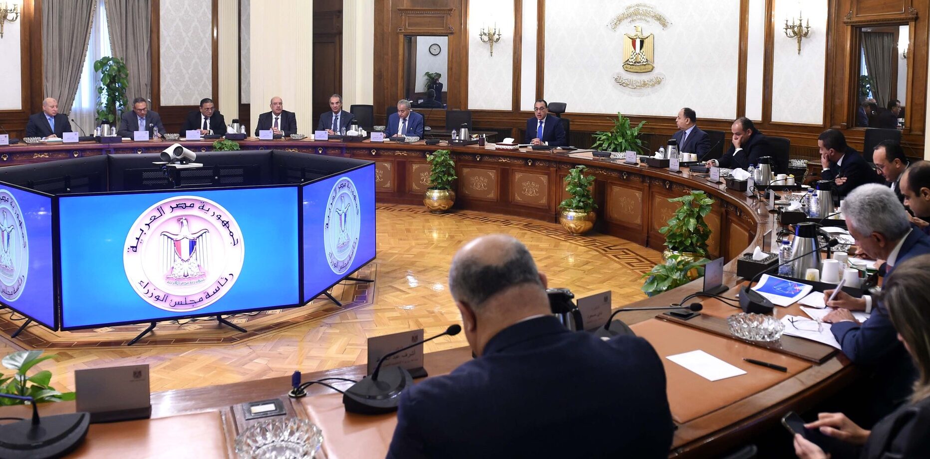 مدبولي يتابع الموقف التنفيذي لمبادرة خفض أسعار السلع الأساسية ويؤكد العمل على حل أية مشكلات 1 323450333 676445324164194 5930360426410385082 n e16739575364891697971383