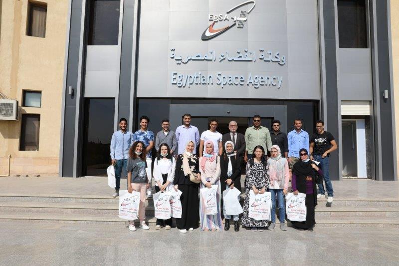 جامعة بني سويف تحتفل بتخريج الدفعة الأولى من طلاب كلية علوم الملاحة وتكنولوجيا الفضاء 1 44b833f8 cd8d 44bc 81c2 ef1b09cbd22b1696259523