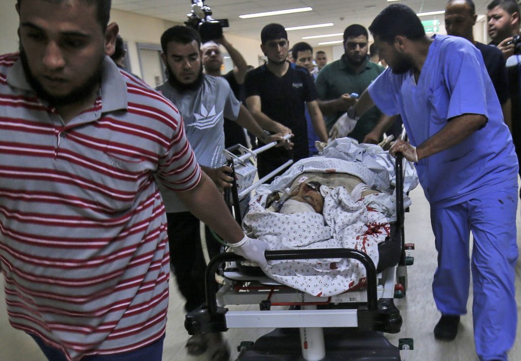 استشهاد 8 فلسطينيين وإصابة آخرين في قصف إسرائيلي لمنزل شرق قطاع غزة 1 460311 مصاب فلسطينى1698225542