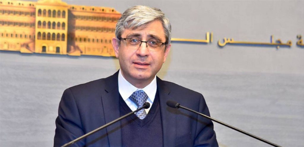 وزير التربية والتعليم يهنئ الدكتور أحمد علوان لفوزه بجائزة "محمد بن زايد لأفضل معلم" 1 550801 highres1696612983