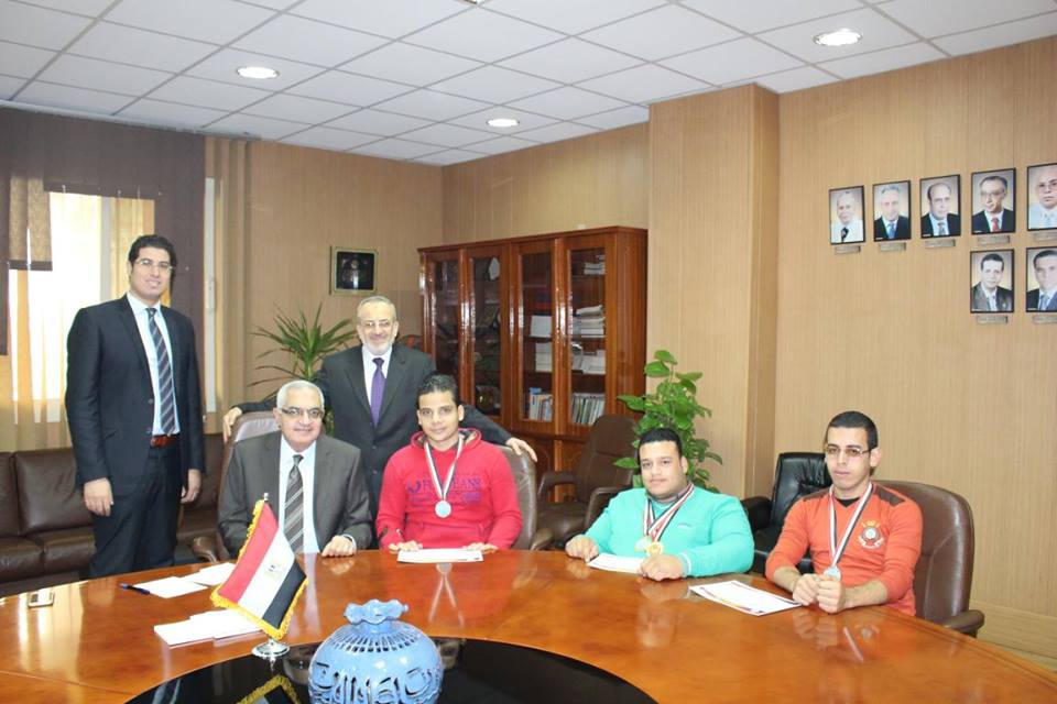 جامعة المنصورة تكرم طالبا من ذوي الاحتياجات الخاصة لفوزه بالمركز الثالث لبطولة العالم للكاراتيه 1 5db623024ad6b07bf8b43e225dde57791698434763