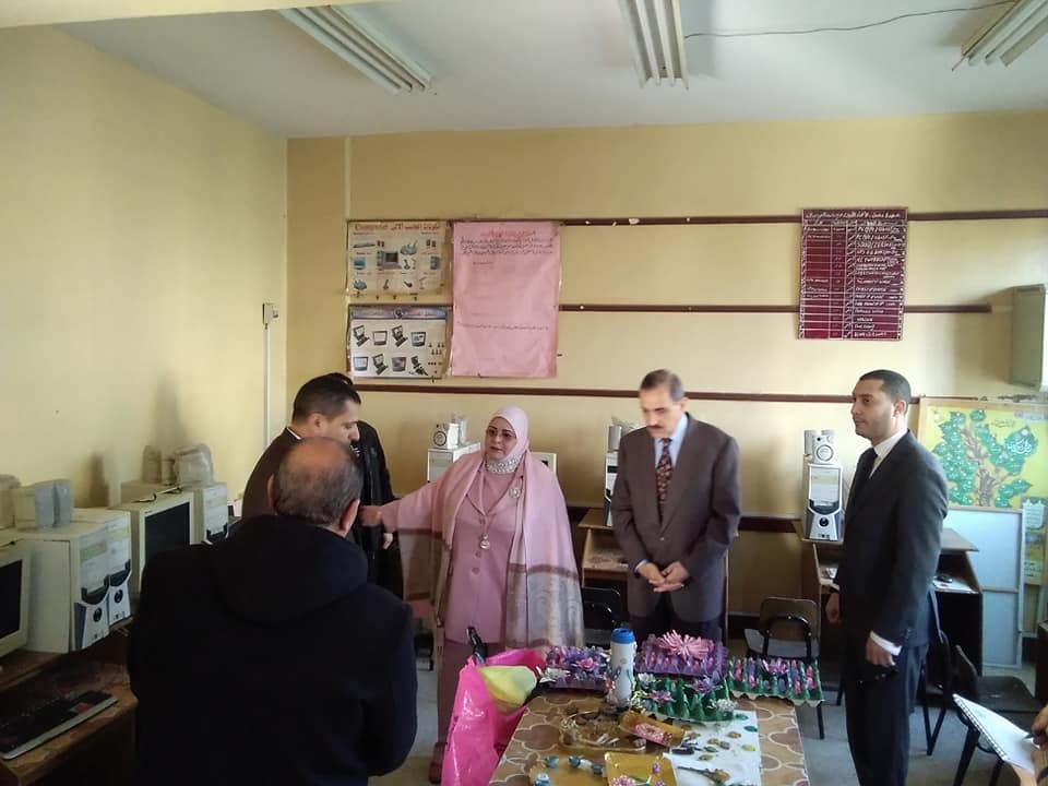 61061 محافظ كفر الشيخ ووكيل وزارة الترية والتعليم يتفقدان الفصول (2)1698583743