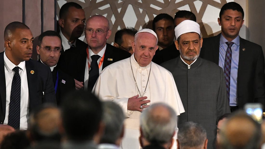 رئيس مؤتمر "COP28" يبحث مع بابا الفاتيكان دور القيادات الدينية لتحقيق التقدم المناخي 1 879741697029083