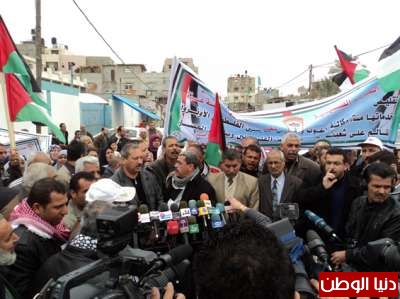 القيادة الفلسطينية تعلن رفضها تهجير الفلسطينيين من قطاع غزة وتعتبره خطا أحمر لا يسمح بتجاوزه 1 99983192231697654104