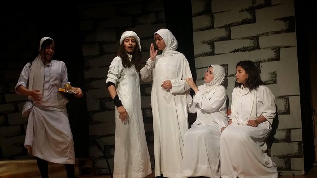 نقاد يشيدون بعناصر التمثيل النسائي في العرض المسرحي "سجن النسا" 1 9BB150C9 69A6 4E69 9D9F 644BE454E1631696424763