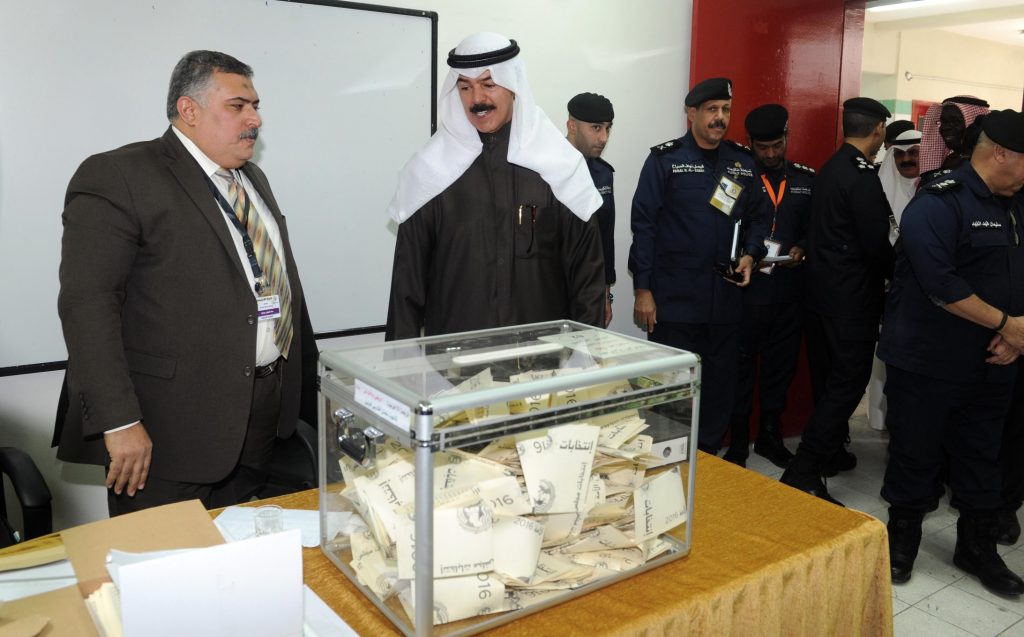 وزير الداخلية الكويتي: ملتزمون بتنفيذ الخطط والإجراءات اللازمة لتحقيق أهداف تعديل التركيبة السكانية 1 9f29f932 ecb1 4065 98d6 162338e9004e1696271403