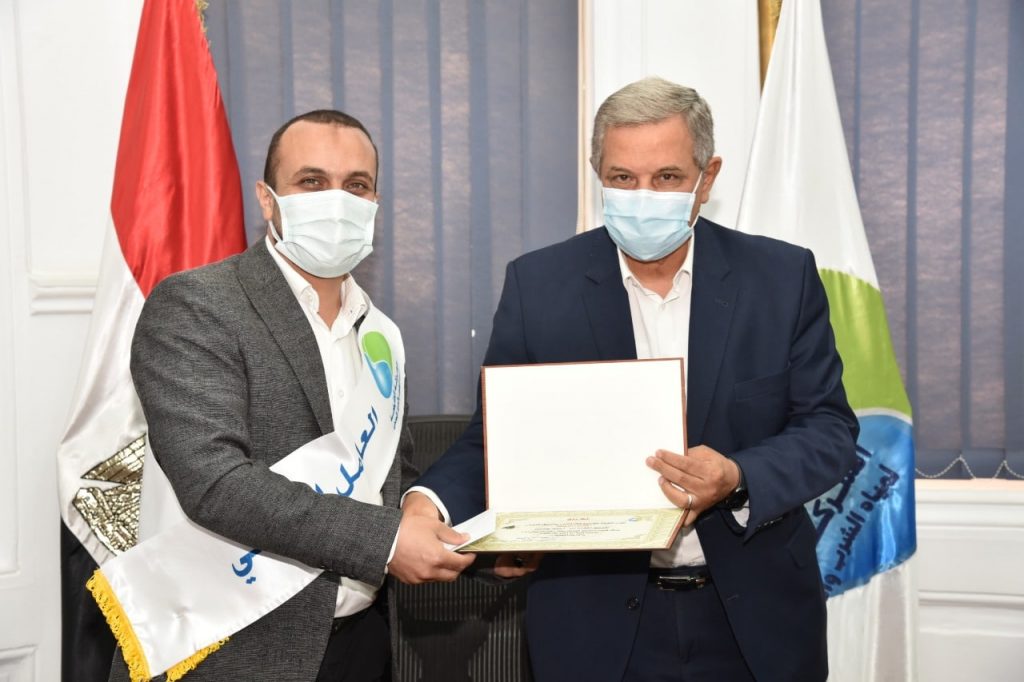 رئيس القابضة للمياه: المرور على كافة المواقع والمحطات ورفع كفاءتها وتوفير أى مستلزمات ضرورية لاستدامة الخدمة 1 WhatsApp Image 2021 08 01 at 31696774803