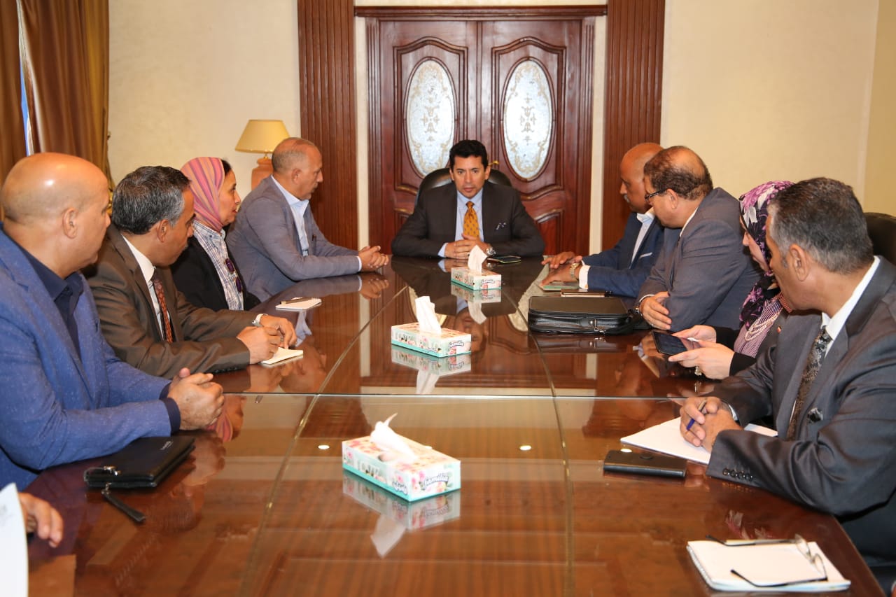 وزير الشباب والرياضة يبحث مع سكرتير عام الاتحاد الإفريقي للرياضة الجامعية آليات تطوير العمل 1 c57ff012 e010 40a2 930b 0d1a9c3f4de11698328263