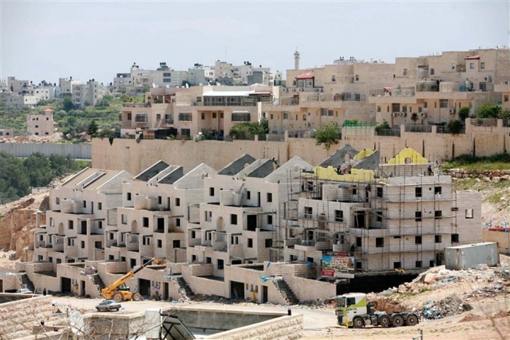 "الوطن" العمانية تؤكد ضرورة الضغط على الاحتلال الإسرائيلي لوقف السِّياسات الاستيطانيَّة وجميع الانتهاكات 1 eCGwN1696926183