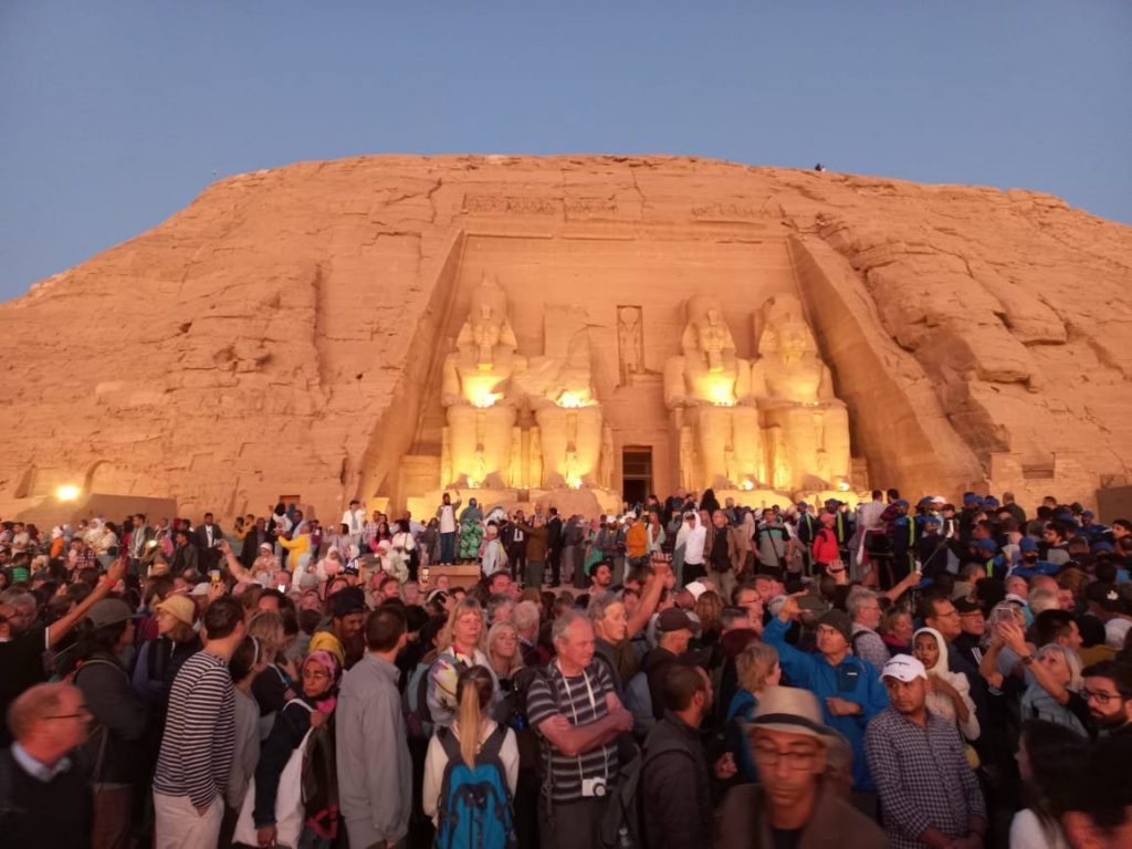 الشمس تتعامد على تمثال الملك رمسيس الثانى بمعبده الكبير بأبوسمبل جنوب أسوان 1 elaosboa052631697951163