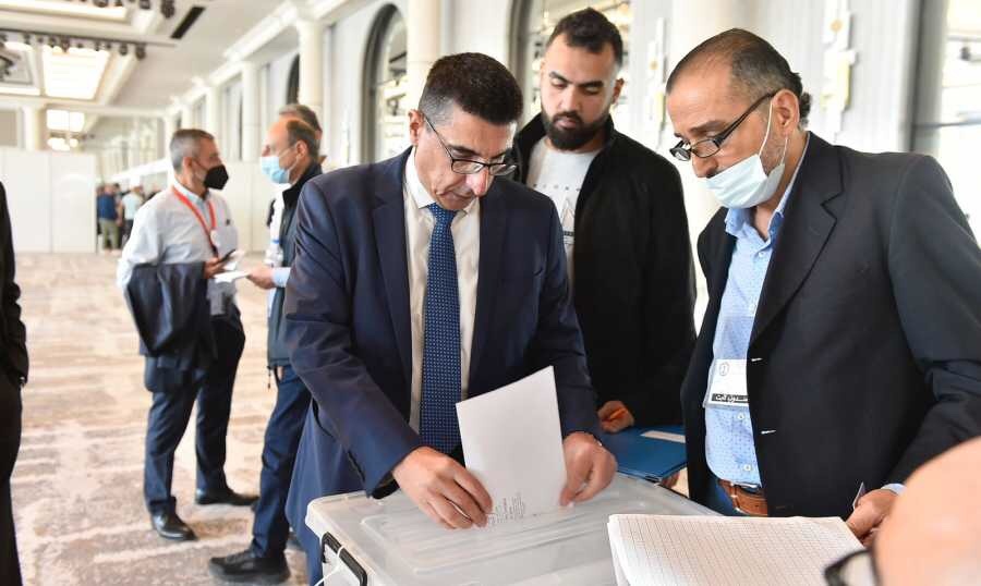 أطباء المنيا يتوافدون على صناديق الانتخابات لاختيار مجلس للنقابة 1 img 13351697211603