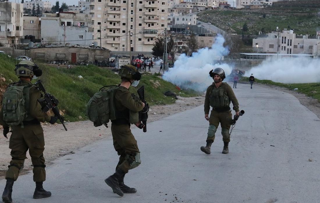 وكالة الأنباء الفلسطينية: الاحتلال الإسرائيلي يقصف مئات المواطنين في غزة خلال نزوحهم من منازلهم 1 manar 002065100161556030861697211304