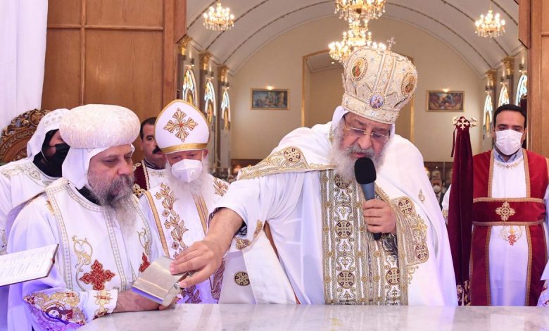 البابا تواضروس يدشن كنيسة البشارة بمنطقة كورفتو في ميلانو 1 pope tawadros anointing the altars 1 1170x7961697111043