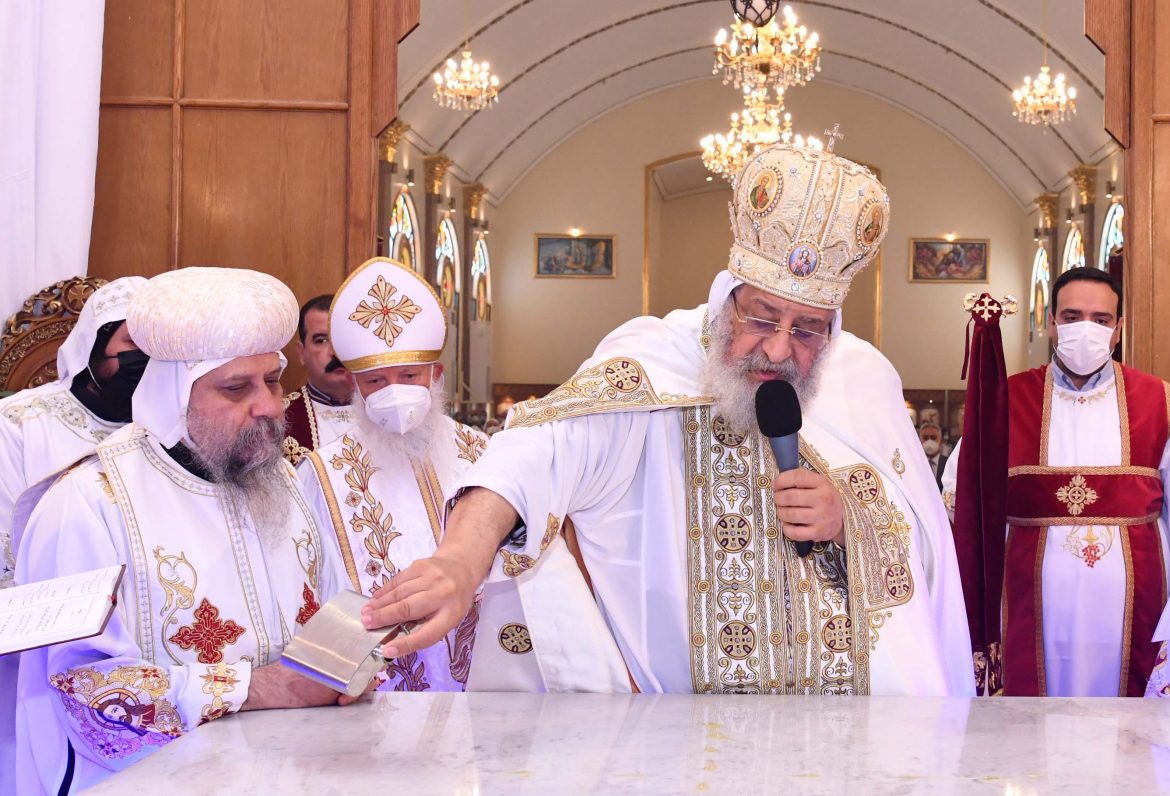 pope tawadros anointing the altars 1