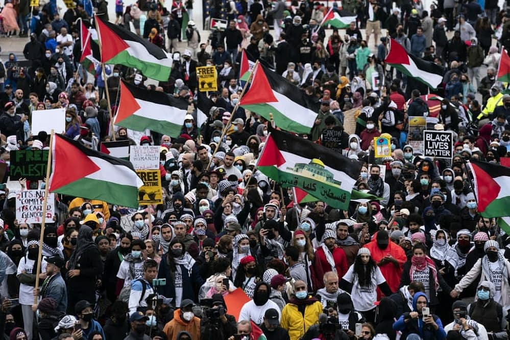 تظاهرات حاشدة بساحة الحرية قرب البيت الأبيض تضامنا مع فلسطين.. وتهديدات بعدم دعم بايدن في انتخابات 1 وقفة واشنطن1699133163