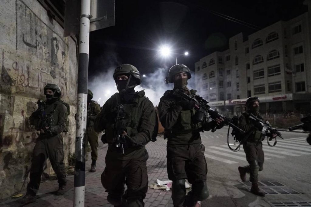 استشهاد شاب فلسطيني ثان خلال اقتحام الاحتلال الإسرائيلي لمدينة "جنين" ومُحاصرتها مُستشفيين 1 011700946183