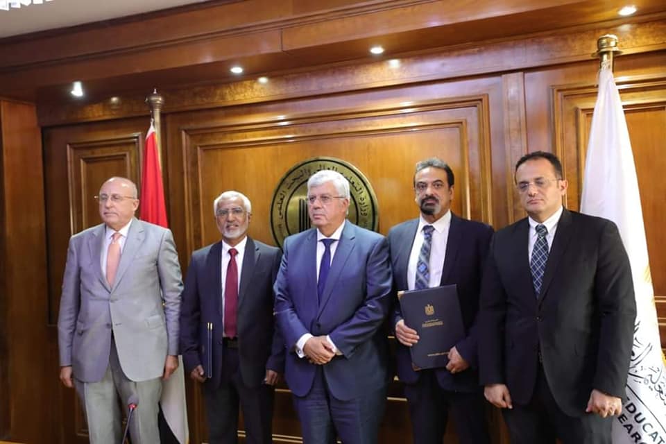 وزير التعليم العالي يشهد توقيع مذكرة تفاهم بين المجلس الأعلى للجامعات وجمعية المحاسبين القانونيين المُعتمدين البريطانية 1 311707868 3309031216082083 4478122493879937099 n1700837823