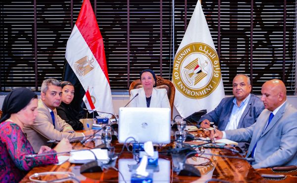 وزيرة البيئة ومحافظ الفيوم يبحثان آليات تنفيذ مشروع الملاذ الآمن للحياة البرية بمحمية وادي الريان 1 400664376 663361355977282 7747548619775582387 n1699867443