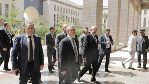 وفد وزاري بحريني يزور مقر اقتصادية قناة السويس بالعاصمة الإدارية للتعرف على فرص الاستثمار وبحث التعاون 1 4931700817483