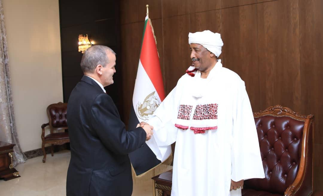 البرهان يتلقى دعوة للمشاركة في الاجتماع الرئاسي رفيع المستوى حول المناخ والسلام والأمن في منطقة القرن الأفريقي 1 541743 Tua1xbCisI4RkvT0KdY3CIZpDZo1QfD 1700495044
