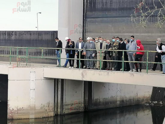وزير الري: "أمكاو" يسهم بدور مهم في تشكيل أجندة إدارة الصرف الصحي بإفريقيا 1 55534 جانب من جولة وزير الرى1699632603