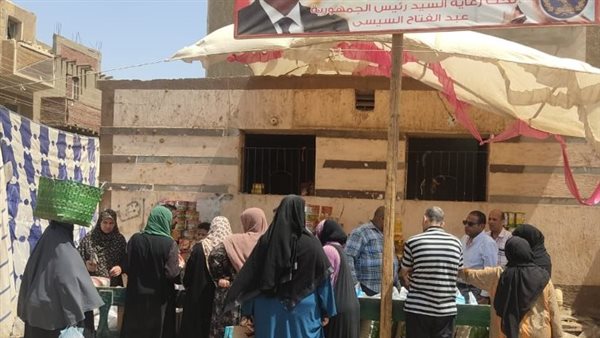 محافظة المنيا : التوسع في فتح منافذ بيع السلع باسعار مخفضة بالمدن والقرى البالغة 94 منفذا حتى الأن 1 5561699534023
