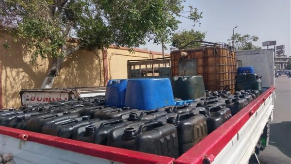 ضبط سائق بحوزته 1000 لتر سولار لبيعها بالسوق السوداء بالأقصر وعامل لاتجاره بالأسلحة غير المرخصة بسوهاج 1 6491700652665