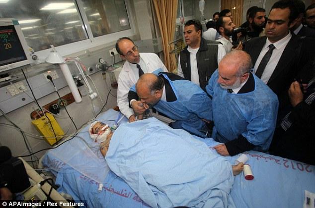 استشهاد 54 فلسطينيًا جراء الغارات الإسرائيلية على غزة.. وفلسطين تدين استهداف مُحيط المُستشفى الميداني الأردني 1 70205949 35e8 4eb4 b8d4 caefcdc132171700083684