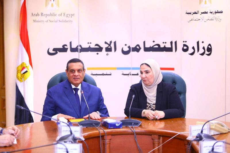 وزير التنمية المحلية:نولي اهتماماً كبيراً لملف المشروعات المتوسطة والصغيرة ومتناهية الصغر لتوفير فرص عمل 1 7491701698922444