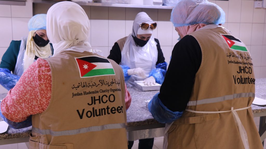 أمين عام الهيئة الخيرية الأردنية لـ/أ ش أ/: التنسيق مع مصر ساهم في إدخال المستشفي الميداني والمساعدات إلى غزة 1 Carrefour Jordan and JHCO Ramadan 20221700565242