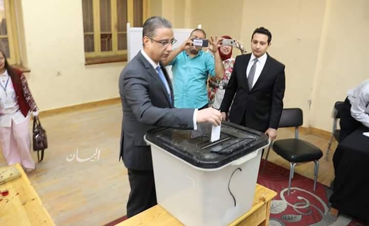 محافظ سوهاج يؤكد انتهاء الاستعدادات لاجراء الإنتخابات الرئاسية في 675 لجنة انتخابية بالمحافظة 1 FB IMG 15557523551971701270363