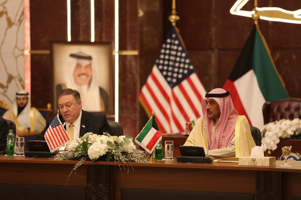 أمريكا تجدد التزامها بالعمل مع الكويت والشركاء الإقليميين لإقامة دولة فلسطينية قابلة للحياة 1 FMPompeo11701329223