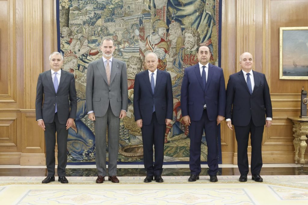 أبو الغيط يعقد جلسة مباحثات مشتركة مع رئيسي وزراء إسبانيا وبلجيكا بمقر الجامعة العربية 1 IMG 20220520 WA00771700822224