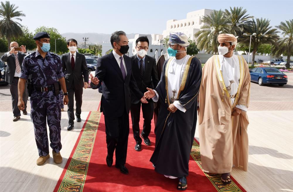 سلطنة عمان والصين يؤكدان أهمية التوصل لهدنة إنسانية توفر الاحتياجات الإغاثية لسكان غزة 1 WhatsApp Image 2021 03 29 at 21698845585