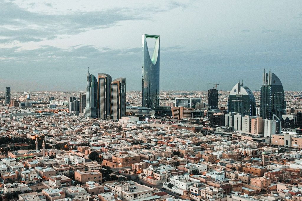 السعودية تستضيف منتدى دوليا لمواجهة التضليل والتحيز تجاه القضية الفلسطينية الأحد المقبل 1 Zpgj4J9P riyadhskylinenew 11 1200x8001700417225