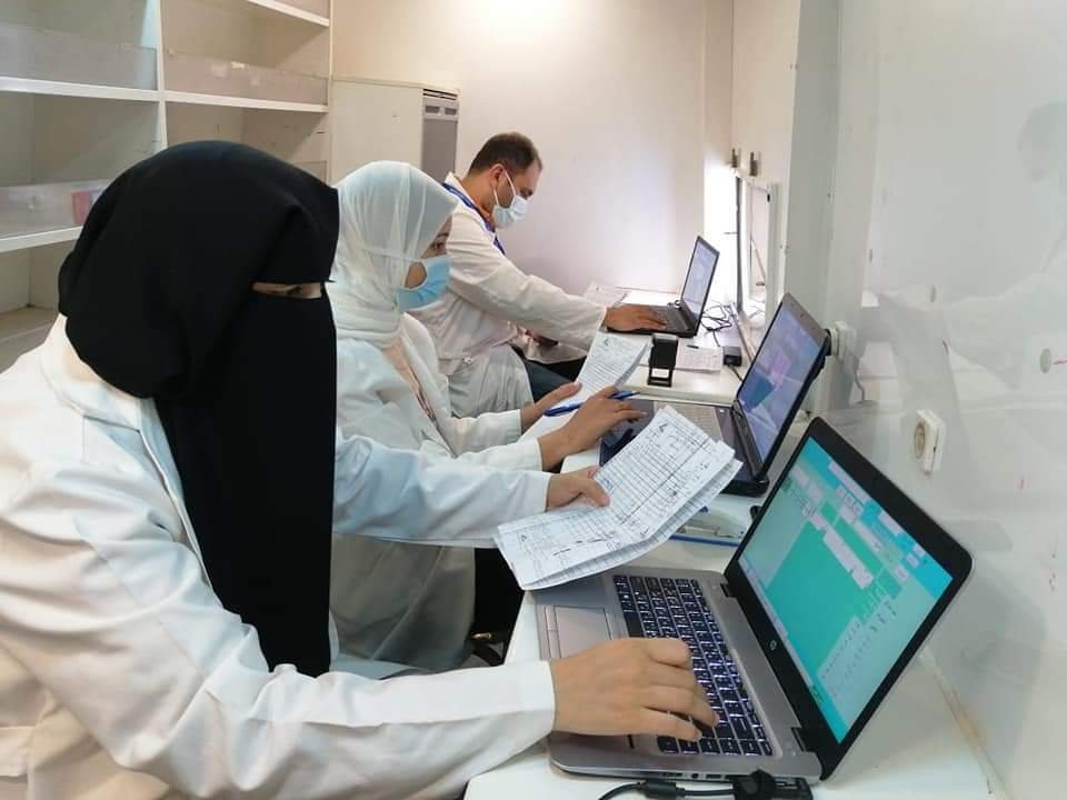 توقيع الكشف الطبى بالمجان على 1046 مواطنا خلال قافلة طبية أطلقتها الصحة بعزبة حماد بدمياط 1 elaosboa67459 11700375522