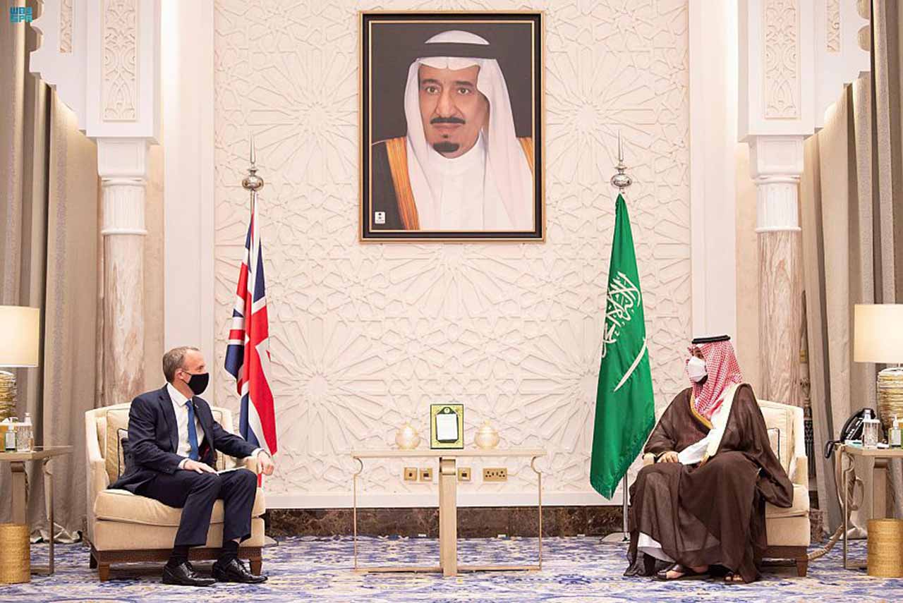 الرئيس الأوكراني ووزير خارجية بريطانيا يبحثان تعزيز الدفاع الجوي والبنية التحتية 1 image1700122626