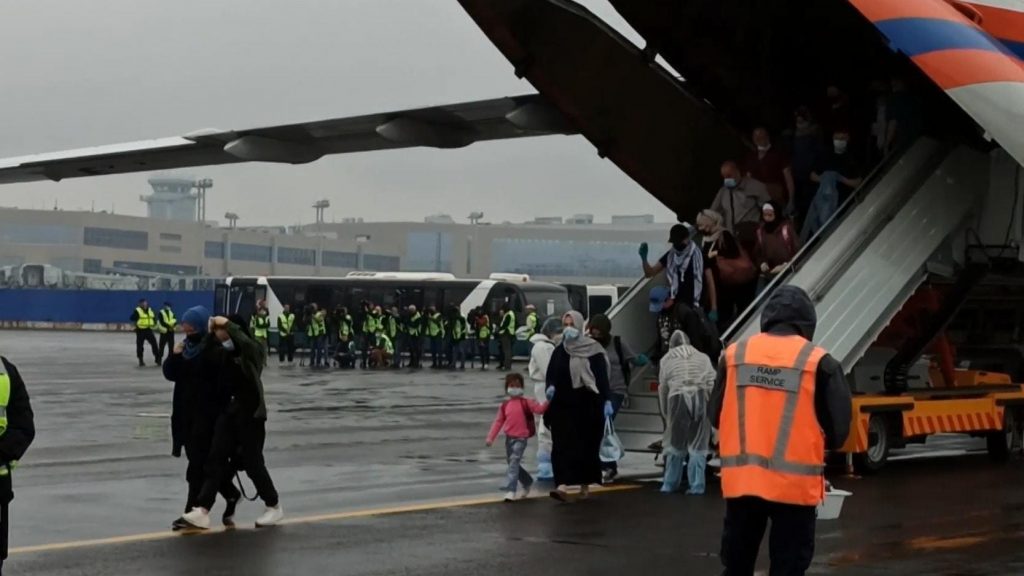 الطوارئ الروسية: خروج 750 مواطنا روسيا من قطاع غزة عبر معبر رفح منذ بدء عمليات الإجلاء 1 mH9oekFr8egRgdjD1700815563
